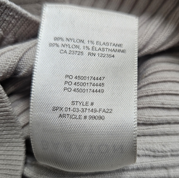 Aritzia Babaton Matte Pearl Sculp Knit Polo Long Sleeve Top Size M - Picture 7 of 7